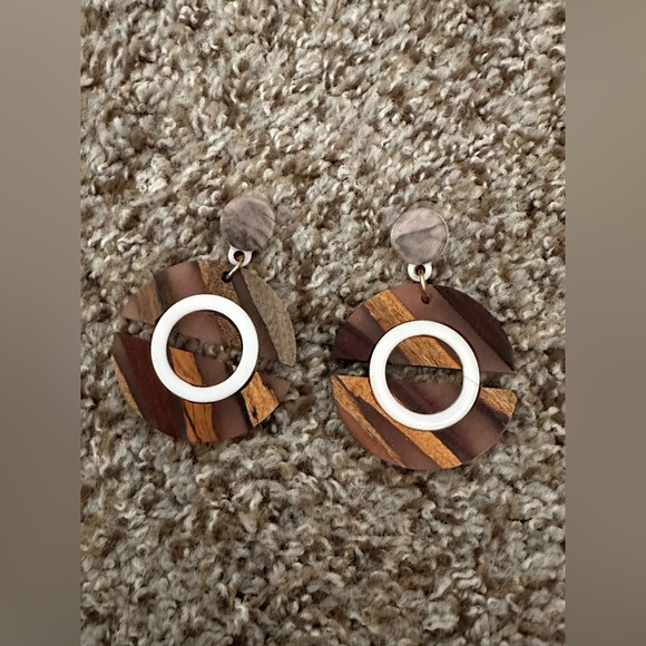 Earrings - Picture 1 of 1